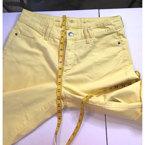 ST. JOHN'S BAY -WOMENS YELLOW CAPRI SHORTS/PANTS SIZE 12 - Picture 4 of 5